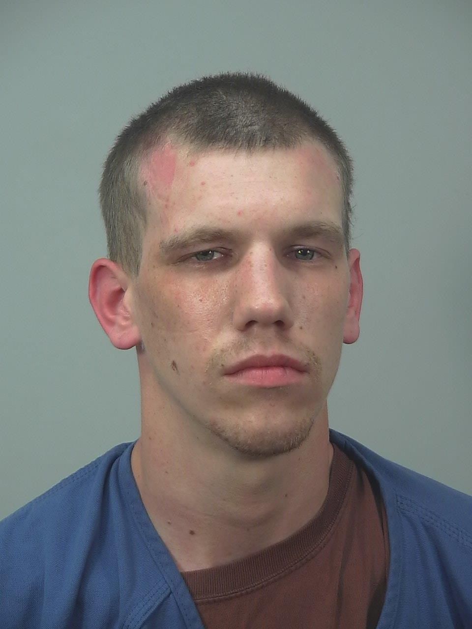 Man, woman found hiding in dog kennel after 100 mph car chase on Beltline, police say